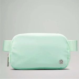 LULULEMON EVERYWHERE BELT BAG MINT MOMENT